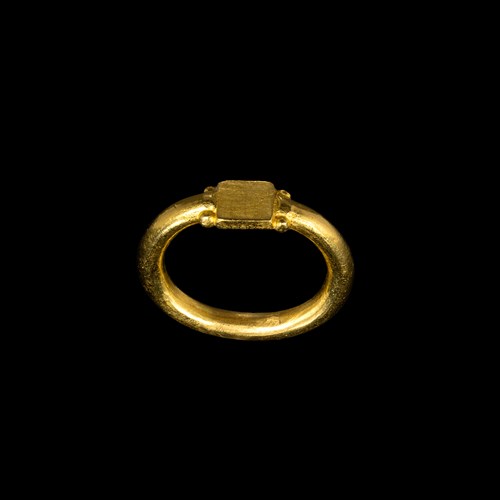 An unusual Late Roman gold ring.